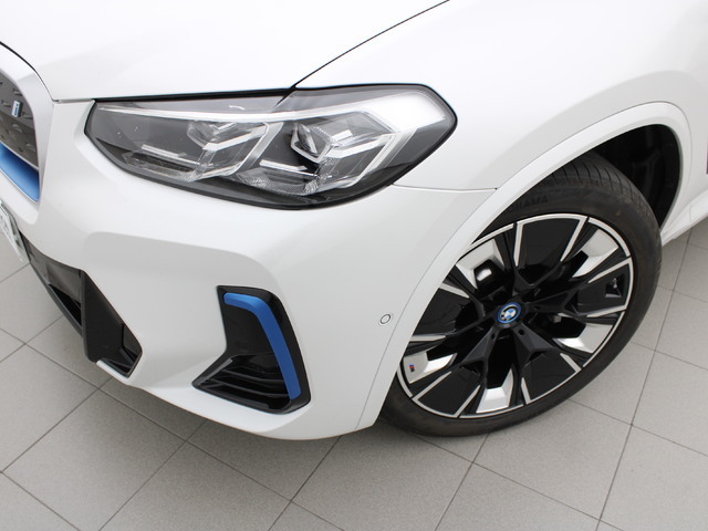 BMW iX3 M Sport color Blanco. Año 2023. 210KW(286CV). Eléctrico. En concesionario Augusta Aragon Ctra Logroño de Zaragoza