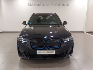Fotos de BMW iX3 M Sport color Negro. Año 2022. 210KW(286CV). Eléctrico. En concesionario Barcelona Premium -- GRAN VIA de Barcelona