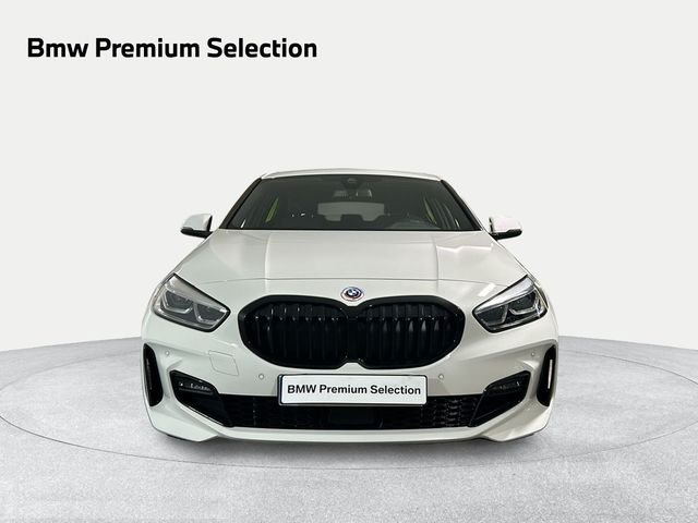 BMW Serie 1 118d color Blanco. Año 2022. 110KW(150CV). Diésel. En concesionario San Pablo Motor | Su Eminencia de Sevilla