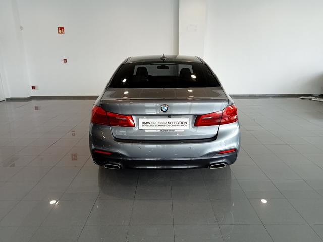 BMW Serie 5 520d color Azul. Año 2019. 140KW(190CV). Diésel. En concesionario Mandel Motor Badajoz de Badajoz