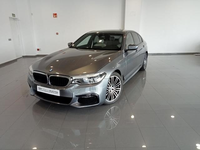 BMW Serie 5 520d color Azul. Año 2019. 140KW(190CV). Diésel. En concesionario Mandel Motor Badajoz de Badajoz