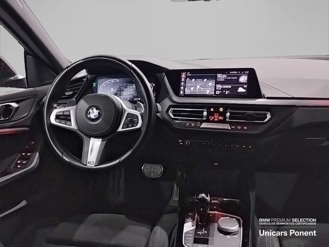 BMW Serie 2 218d Gran Coupe color Rojo. Año 2021. 110KW(150CV). Diésel. En concesionario Unicars Ponent de Lleida