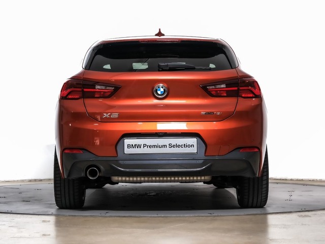 BMW X2 sDrive18i color Naranja. Año 2022. 103KW(140CV). Gasolina. En concesionario Oliva Motor Tarragona de Tarragona