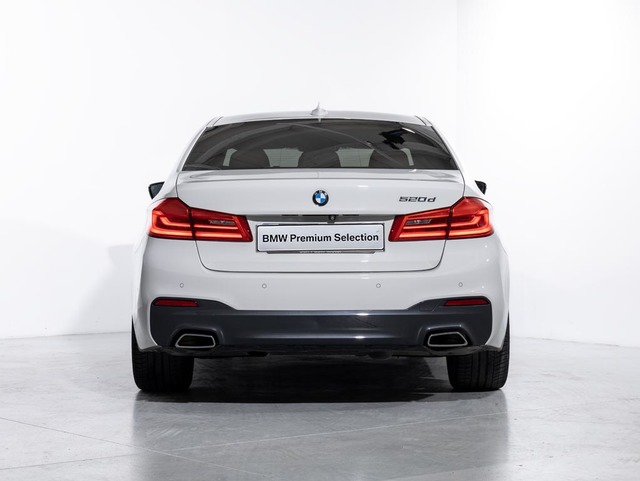 BMW Serie 5 520d color Blanco. Año 2020. 140KW(190CV). Diésel. En concesionario Oliva Motor Girona de Girona