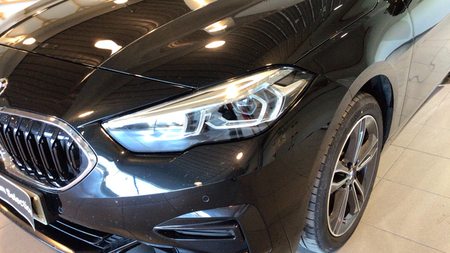 BMW Serie 2 218i Gran Coupe color Negro. Año 2022. 103KW(140CV). Gasolina. En concesionario BYmyCAR Madrid - Alcalá de Madrid