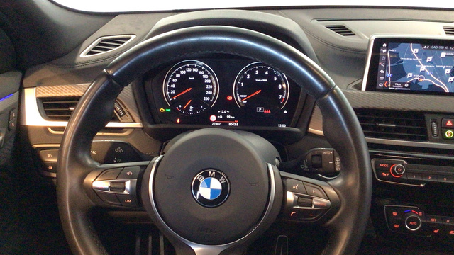 BMW X2 sDrive18i color Negro. Año 2022. 103KW(140CV). Gasolina. En concesionario BYmyCAR Madrid - Alcalá de Madrid