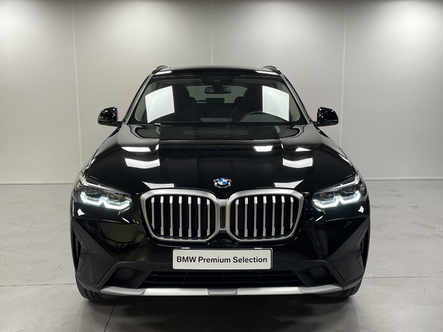 BMW X3 sDrive18d color Negro. Año 2023. 110KW(150CV). Diésel. En concesionario Maberauto de Castellón
