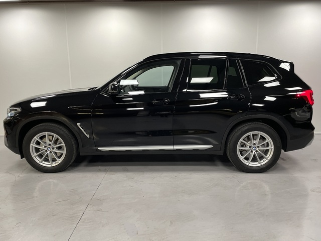 BMW X3 sDrive18d color Negro. Año 2023. 110KW(150CV). Diésel. En concesionario Maberauto de Castellón
