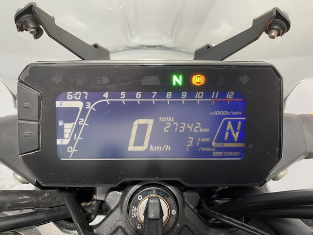 Honda CB125R  - 10