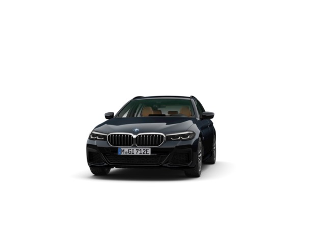 BMW Serie 5 530e Touring color Negro. Año 2023. 215KW(292CV). Híbrido Electro/Gasolina. En concesionario Movilnorte El Plantio de Madrid