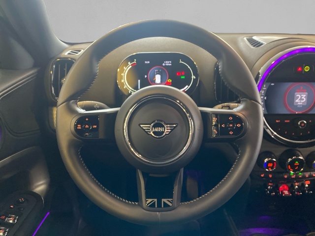 fotoG 16 del MINI MINI Countryman Cooper 100 kW (136 CV) 136cv Gasolina del 2023 en Las Palmas