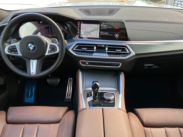 BMW X6 xDrive30d color Blanco. Año 2022. 210KW(286CV). Diésel. En concesionario Bernesga Motor León (Bmw y Mini) de León
