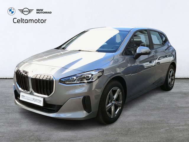 BMW Serie 2 218d Active Tourer color Gris. Año 2022. 110KW(150CV). Diésel. En concesionario Celtamotor Vigo  de Pontevedra