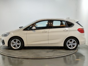 Fotos de BMW Serie 2 225xe iPerformance Active Tourer color Blanco. Año 2022. 165KW(224CV). Híbrido Electro/Gasolina. En concesionario Proa Premium Palma de Baleares