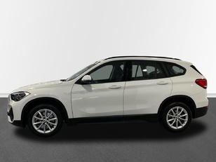 Fotos de BMW X1 sDrive20d color Blanco. Año 2021. 140KW(190CV). Diésel. En concesionario Engasa S.A. de Valencia