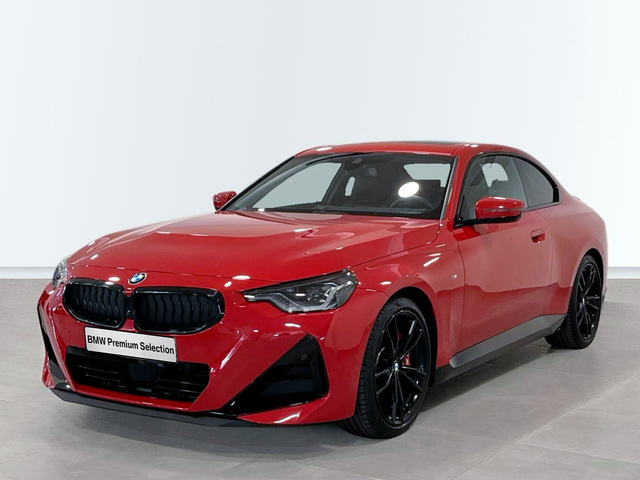 BMW Serie 2 220d Coupe color Rojo. Año 2023. 140KW(190CV). Diésel. En concesionario Engasa S.A. de Valencia
