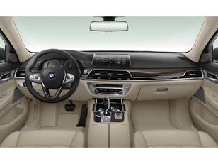 Fotos de BMW Serie 7 740e iPerformance color Gris. Año 2018. 240KW(326CV). Híbrido Electro/Gasolina. En concesionario Ceres Motor S.L. de Cáceres