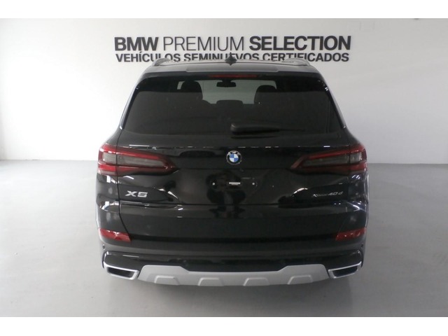 BMW X5 xDrive40d color Negro. Año 2023. 250KW(340CV). Diésel. En concesionario Lurauto - Gipuzkoa de Guipuzcoa