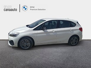 Fotos de BMW Serie 2 225xe iPerformance Active Tourer color Blanco. Año 2020. 165KW(224CV). Híbrido Electro/Gasolina. En concesionario CANAAUTO - TACO de Sta. C. Tenerife