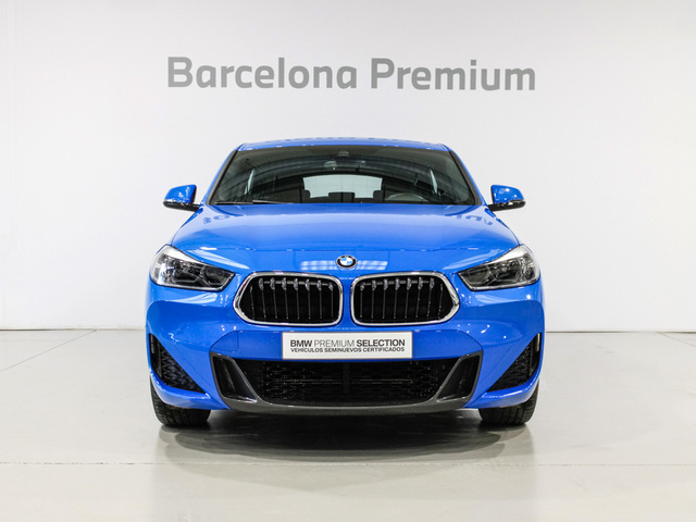 BMW X2 sDrive18i color Azul. Año 2022. 103KW(140CV). Gasolina. En concesionario Barcelona Premium -- GRAN VIA de Barcelona