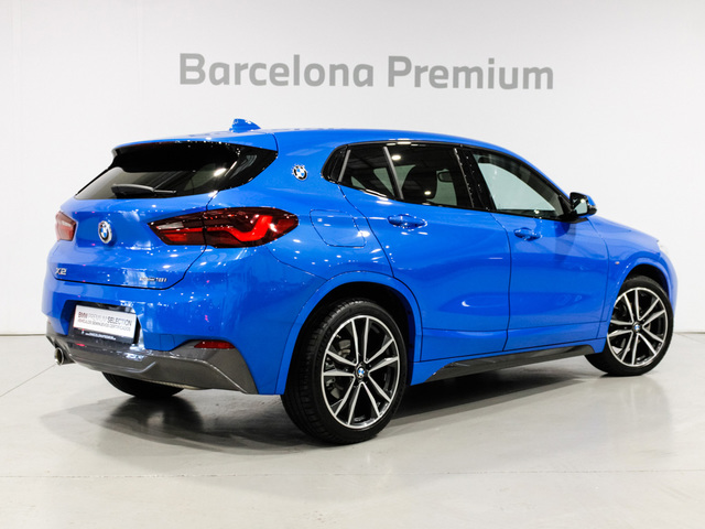 BMW X2 sDrive18i color Azul. Año 2022. 103KW(140CV). Gasolina. En concesionario Barcelona Premium -- GRAN VIA de Barcelona
