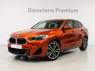 Fotos de BMW X2 sDrive18i color Naranja. Año 2022. 103KW(140CV). Gasolina. En concesionario Barcelona Premium -- GRAN VIA de Barcelona