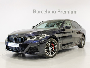 Fotos de BMW Serie 5 530e color Negro. Año 2022. 215KW(292CV). Híbrido Electro/Gasolina. En concesionario Barcelona Premium -- GRAN VIA de Barcelona