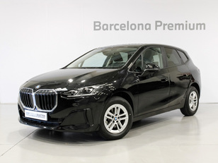 Fotos de BMW Serie 2 218d Active Tourer color Negro. Año 2023. 110KW(150CV). Diésel. En concesionario Barcelona Premium -- GRAN VIA de Barcelona
