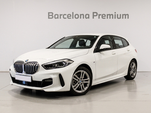Fotos de BMW Serie 1 118i color Blanco. Año 2022. 103KW(140CV). Gasolina. En concesionario Barcelona Premium -- GRAN VIA de Barcelona