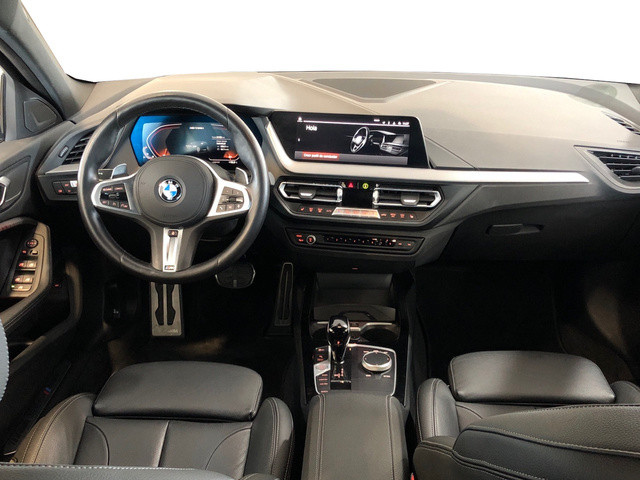 BMW Serie 1 M135i color Negro. Año 2023. 225KW(306CV). Gasolina. En concesionario Auto Premier, S.A. - MADRID de Madrid
