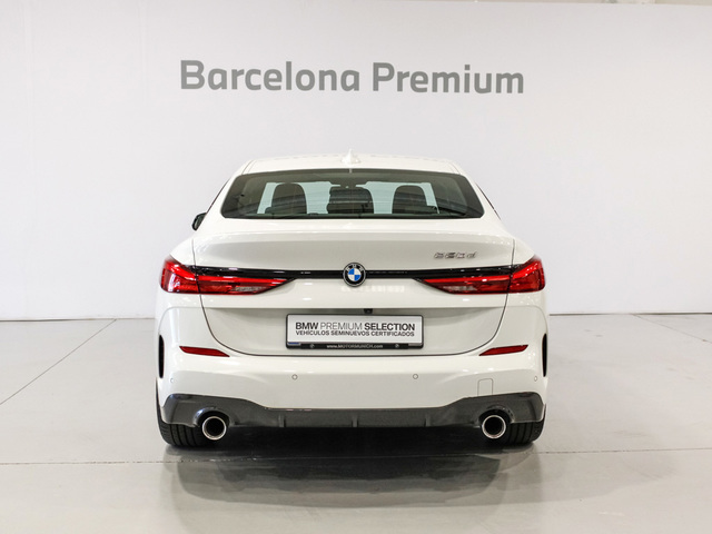 BMW Serie 2 220d Gran Coupe color Blanco. Año 2021. 140KW(190CV). Diésel. En concesionario Barcelona Premium -- GRAN VIA de Barcelona