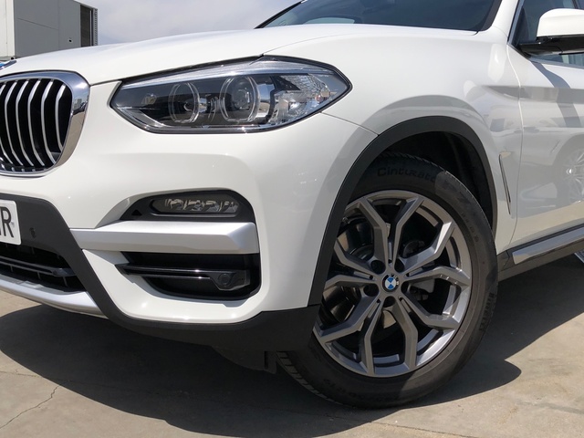 BMW X3 xDrive20d color Blanco. Año 2021. 140KW(190CV). Diésel. En concesionario Vehinter Alcorcón de Madrid