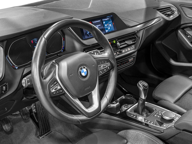 BMW Serie 1 116d color Gris. Año 2021. 85KW(116CV). Diésel. En concesionario Caetano Cuzco, Alcalá de Madrid