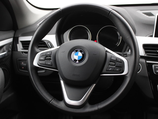 BMW X1 sDrive18d color Negro. Año 2020. 110KW(150CV). Diésel. En concesionario Augusta Aragon S.A. de Zaragoza