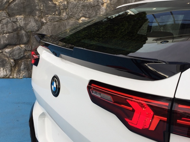 BMW X2 sDrive18d color Blanco. Año 2024. 110KW(150CV). Diésel. En concesionario Grünblau Motor (Bmw y Mini) de Cantabria