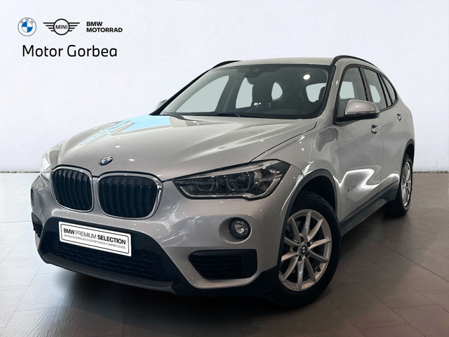 BMW X1 sDrive18i color Gris Plata. Año 2018. 103KW(140CV). Gasolina. En concesionario Motor Gorbea de Álava