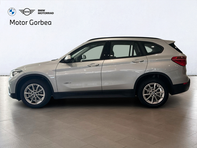 BMW X1 sDrive18i color Gris Plata. Año 2018. 103KW(140CV). Gasolina. En concesionario Motor Gorbea de Álava