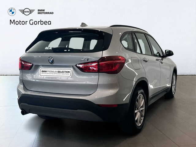 BMW X1 sDrive18i color Gris Plata. Año 2018. 103KW(140CV). Gasolina. En concesionario Motor Gorbea de Álava