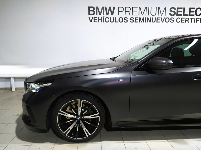 BMW Serie 5 520d color Gris. Año 2023. 145KW(197CV). Diésel. En concesionario Hispamovil, Orihuela de Alicante