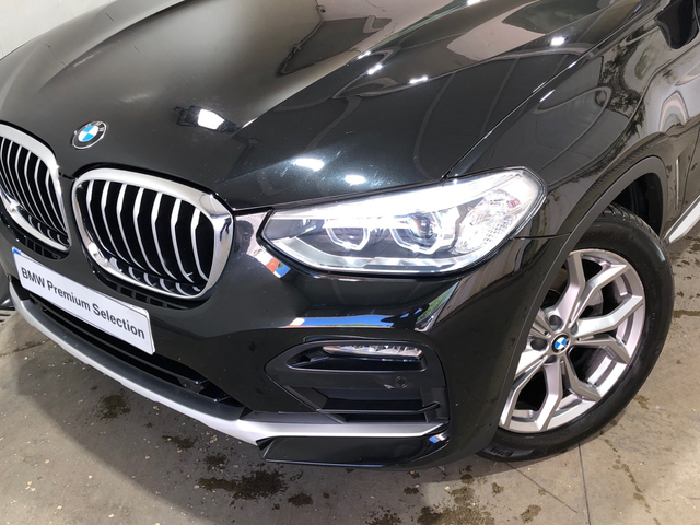 BMW X4 xDrive20d color Negro. Año 2020. 140KW(190CV). Diésel. En concesionario Movilnorte El Carralero de Madrid