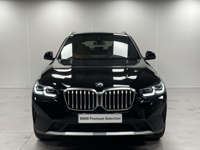 BMW X3 xDrive20d color Negro. Año 2023. 140KW(190CV). Diésel. En concesionario Maberauto de Castellón
