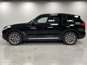Fotos de BMW X3 xDrive20d color Negro. Año 2023. 140KW(190CV). Diésel. En concesionario Maberauto de Castellón