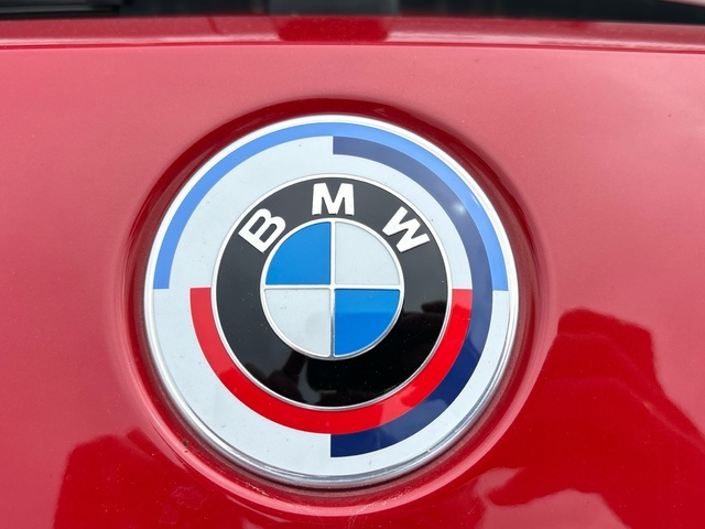 BMW Serie 3 320d Touring color Rojo. Año 2023. 140KW(190CV). Diésel. En concesionario Grünblau Motor (Bmw y Mini) de Cantabria