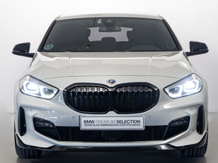 Fotos de BMW Serie 1 118d color Blanco. Año 2021. 110KW(150CV). Diésel. En concesionario Fuenteolid de Valladolid
