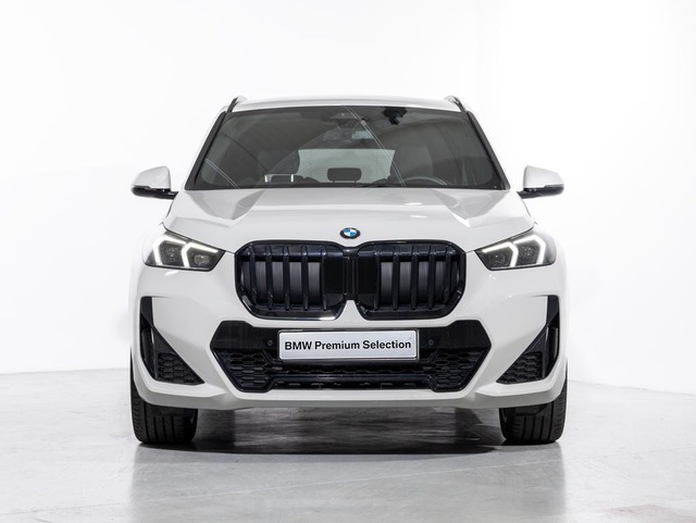 BMW X1 sDrive18d color Blanco. Año 2023. 110KW(150CV). Diésel. En concesionario Oliva Motor Girona de Girona