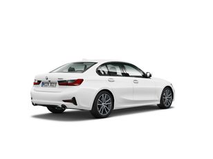 Fotos de BMW Serie 3 320i color Blanco. Año 2019. 135KW(184CV). Gasolina. En concesionario Proa Premium Ibiza de Baleares