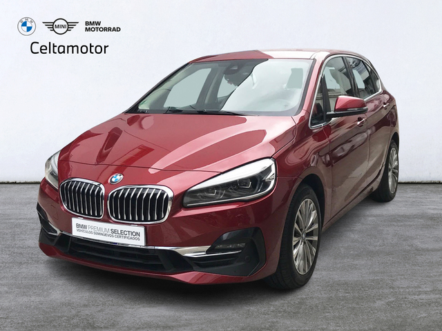 BMW Serie 2 218d Active Tourer color Rojo. Año 2019. 110KW(150CV). Diésel. En concesionario Celtamotor Vigo  de Pontevedra