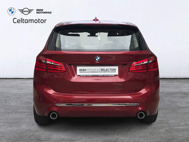 BMW Serie 2 218d Active Tourer color Rojo. Año 2019. 110KW(150CV). Diésel. En concesionario Celtamotor Vigo  de Pontevedra