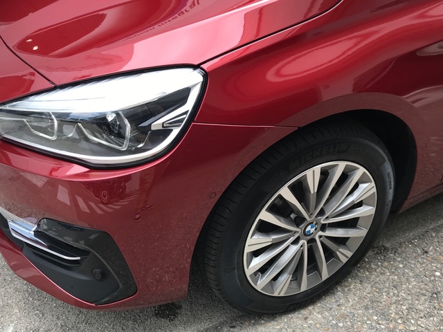 BMW Serie 2 218d Active Tourer color Rojo. Año 2019. 110KW(150CV). Diésel. En concesionario Celtamotor Vigo  de Pontevedra