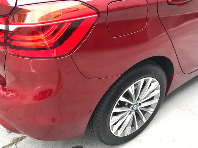 BMW Serie 2 218d Active Tourer color Rojo. Año 2019. 110KW(150CV). Diésel. En concesionario Celtamotor Vigo  de Pontevedra